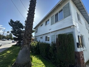 Building Photo - 14410 Magnolia Blvd