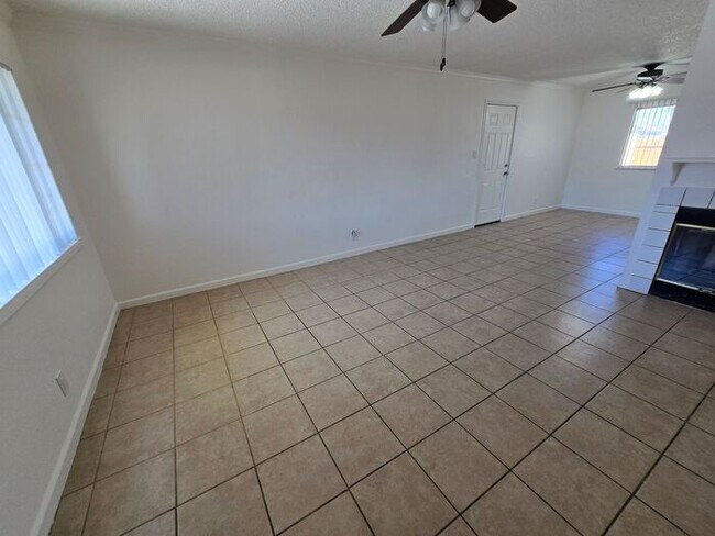 Building Photo - Beautifully Updated Single-Story Home in Sparks