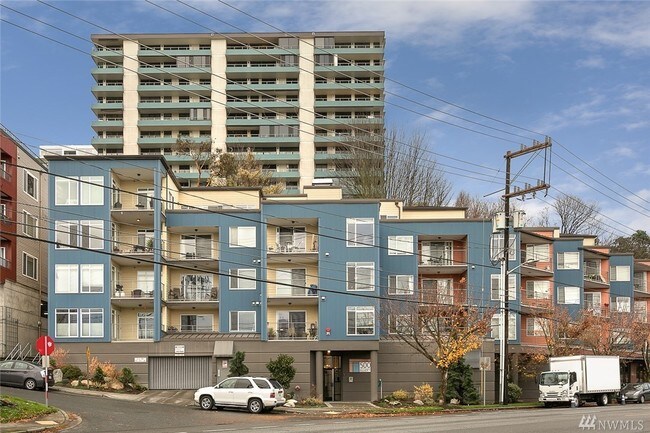 Foto del edificio - 500 Elliott Ave W