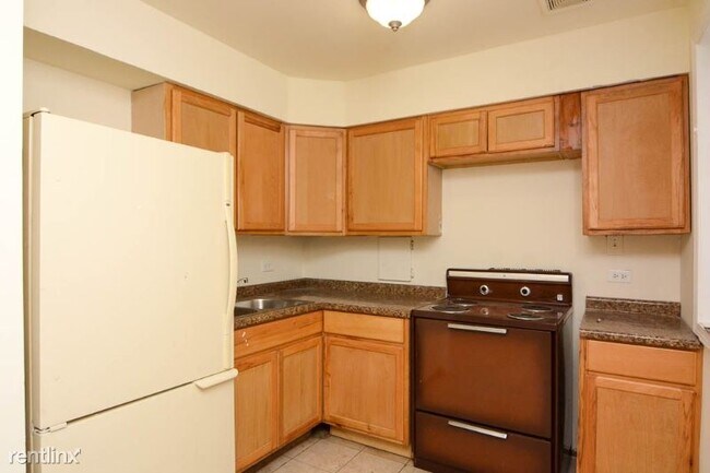 Building Photo - 850 W Margate Terrace