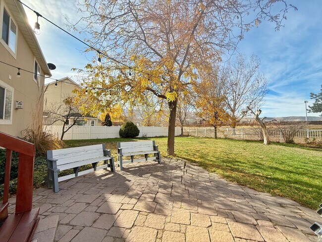 Foto del edificio - Beautiful 5-Bedroom Home in Saratoga Springs, UT