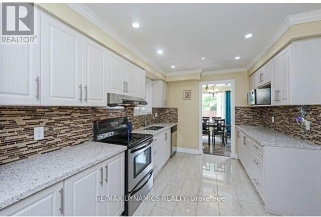 Building Photo - 7 Slater Cir