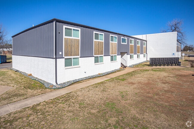 Building Photo - Chestnut Flats