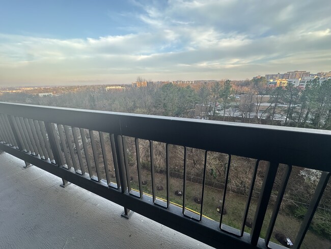 Building Photo - 3705 S George Mason Dr