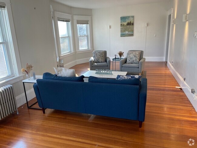 Building Photo - 85 Larch St