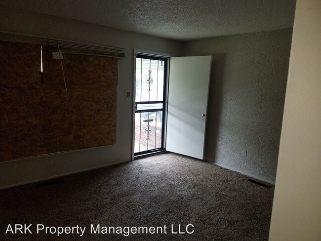 Building Photo - 3 br, 1 bath House - 19930 Birwood Street