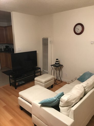 Foto del edificio - 4747 S Centinela Ave