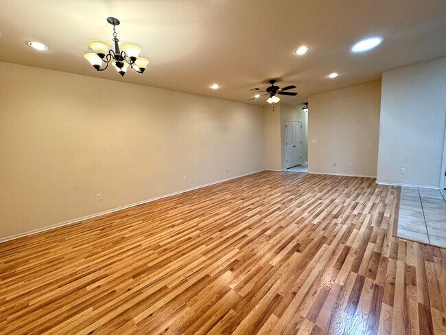 Foto del edificio - Stunning 2 bedroom 2 bathroom townhome in ...