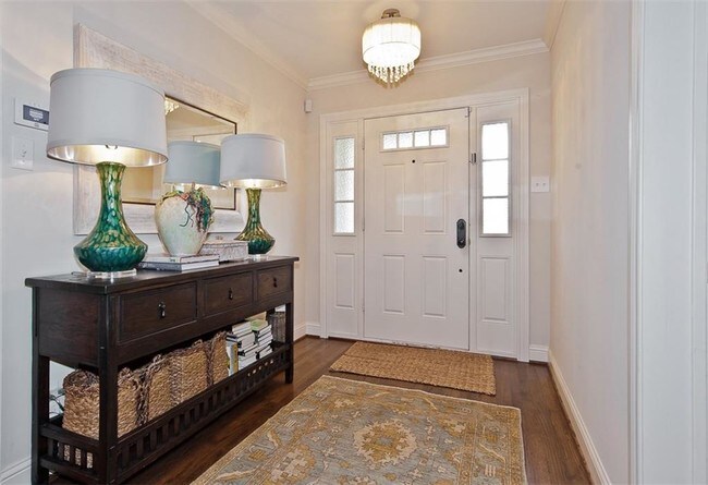 Foto del edificio - 5427 Druid Ln