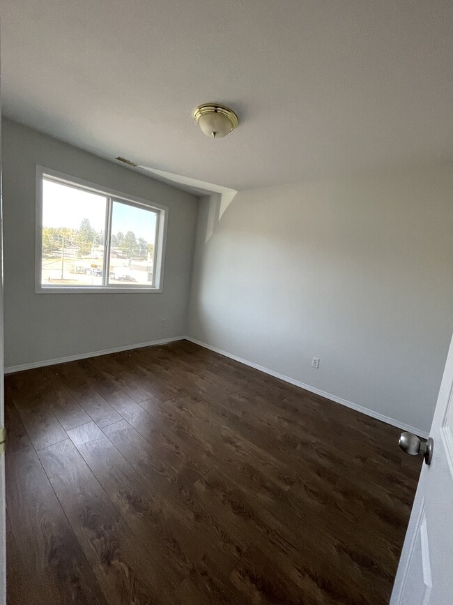 Building Photo - 160 Marsh Dr
