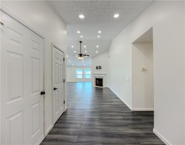 Foto del edificio - 7535 Springmill Ct