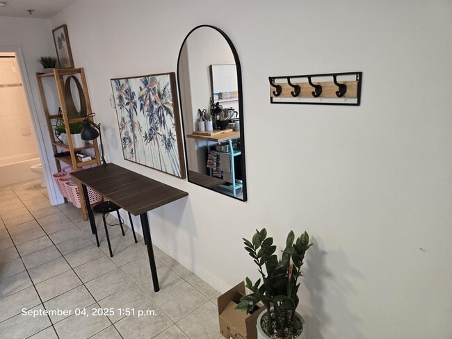 Building Photo - 759 E 51st Ave