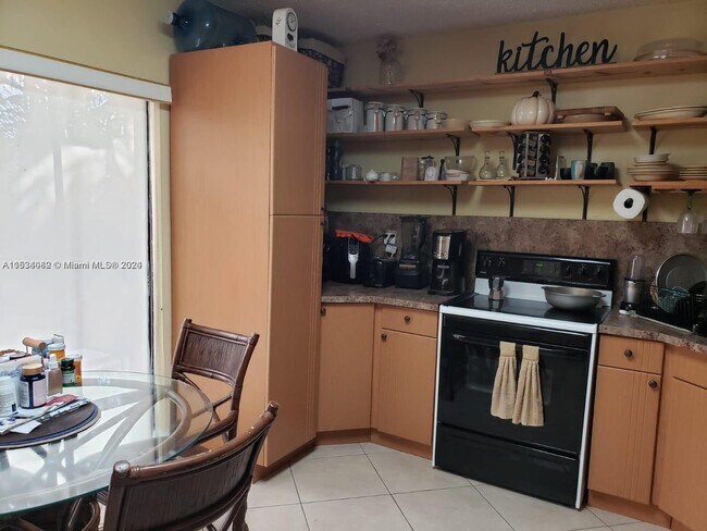 Building Photo - 2186 W 60th St