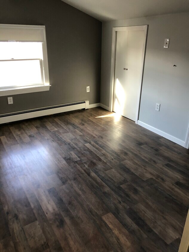 20 Hillberry Ln Unit 1, Holbrook, NY 11741 Apartments in Holbrook, NY