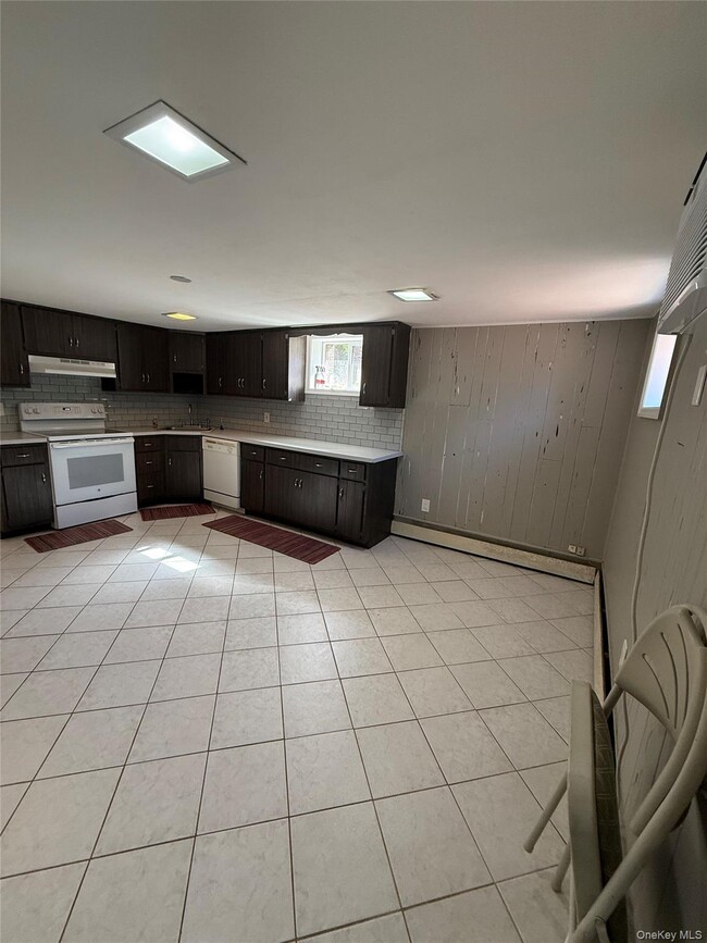 Building Photo - 60 Wheatfield Ln