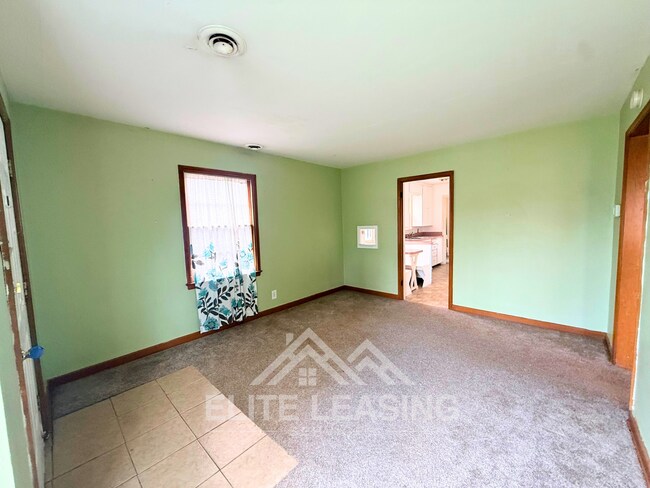 Foto del edificio - 1 Bedroom Duplex Near Washburn University!