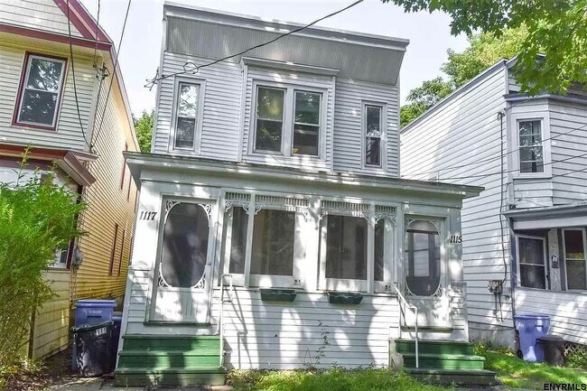 Building Photo - 1113 State St
