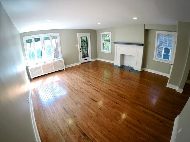 Foto del edificio - 6/1 Remodeled LUXURY house 2 blocks from CMU.