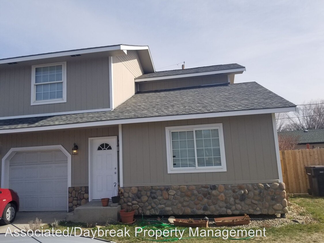 Primary Photo - 3100 Castlevale Rd