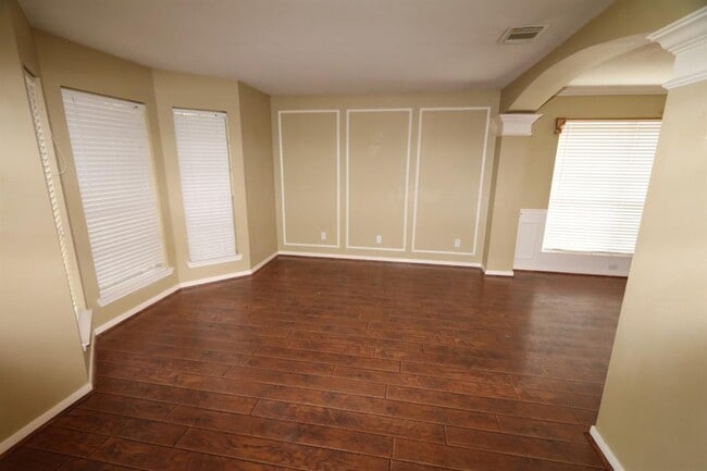 Building Photo - 727 Darone Ct