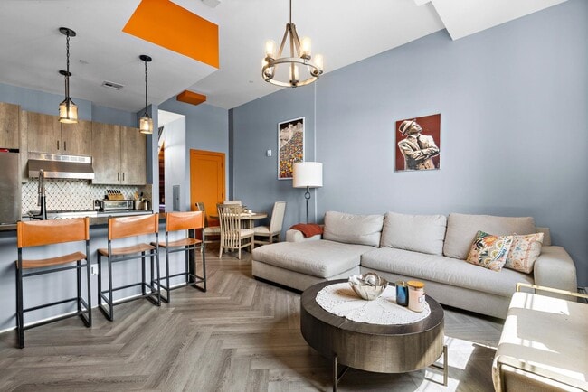 Building Photo - 142 Charles St