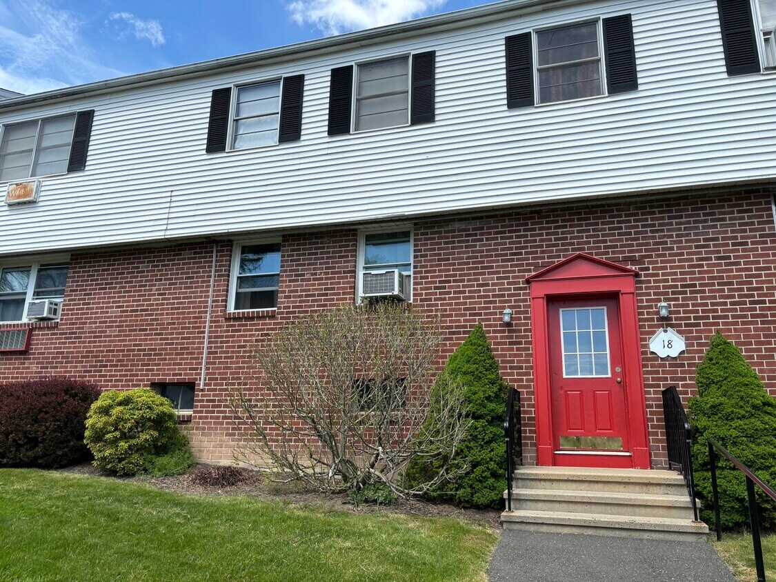 Primary Photo - 18 Fairview Dr