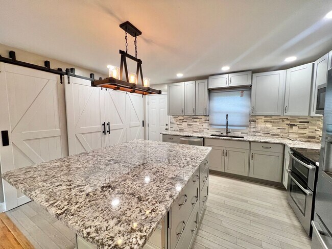 Building Photo - Newly Remodeled 4BD, 2BA Clayton Home with...