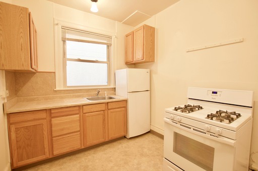 Building Photo - 419 Queen Anne Ave N