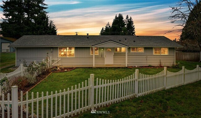 Foto del edificio - CLICK "REQUEST A TOUR" NOW!