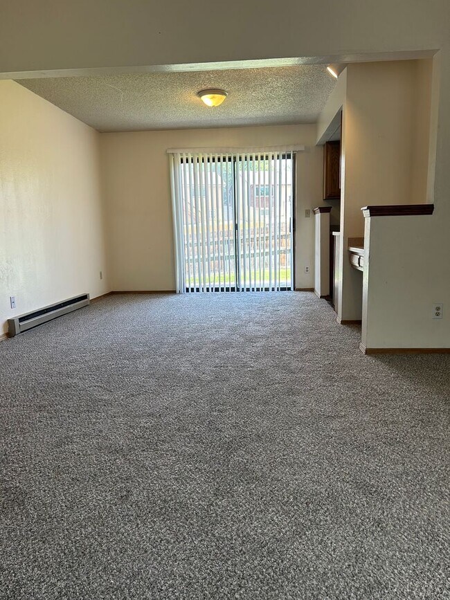 Foto del edificio - 2 Bedroom 2 Bathroom Townhome In Village S...