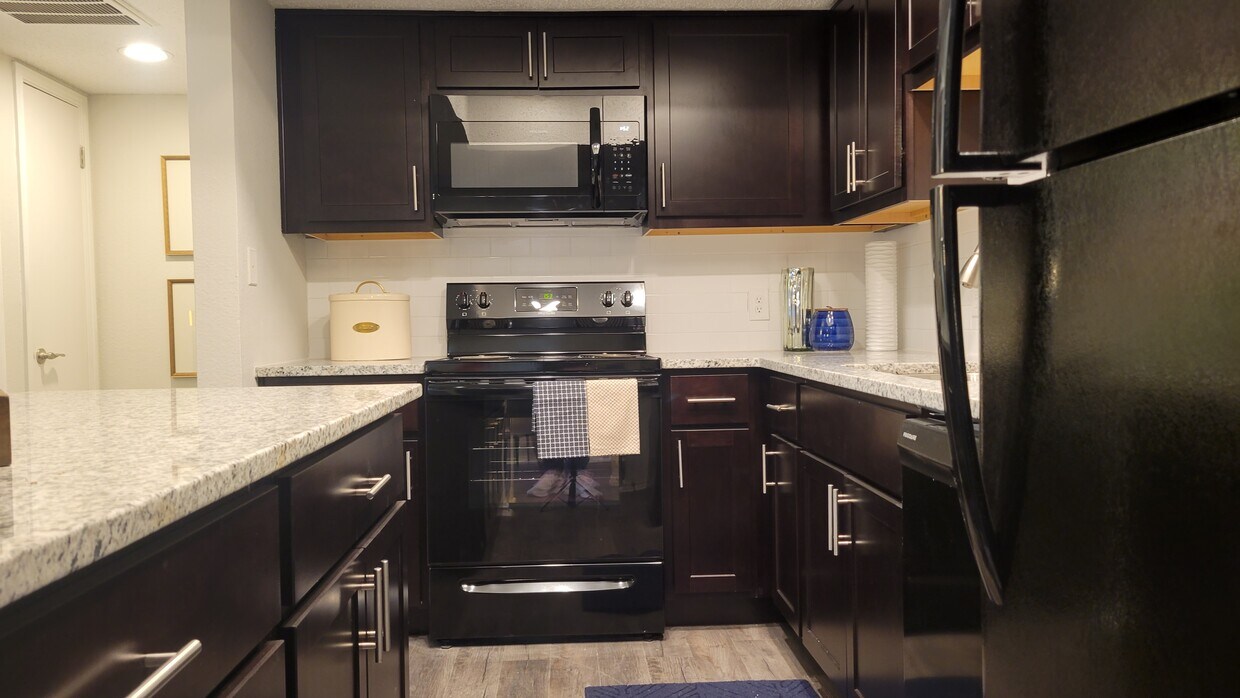 Crossings on Marsh Apartments 18788 Marsh Ln Dallas, TX Apartments