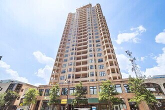 Building Photo - 1464 S Michigan Ave