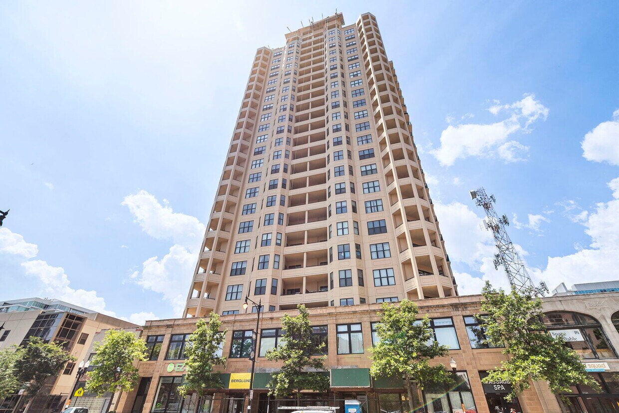 Foto principal - 1464 S Michigan Ave