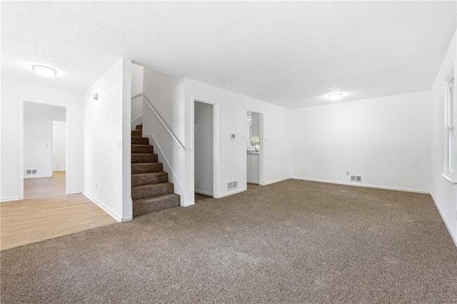 Foto del edificio - 6917 Laurel Wood Dr