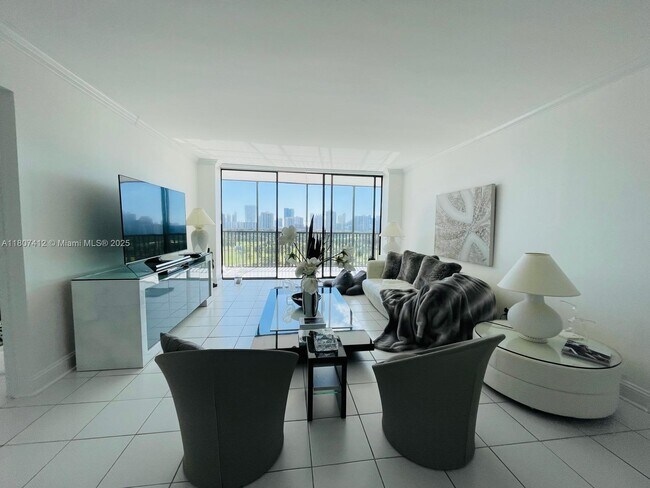 Foto del edificio - 20301 W Country Club Dr