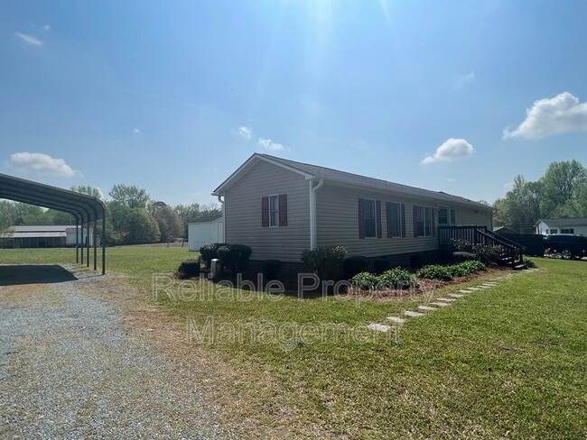 Building Photo - 109 Spring Branch Ln