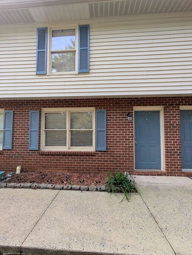 2BD/1.5BA Townhome in Hickory - 2BD/1.5BA Townhome in Hickory