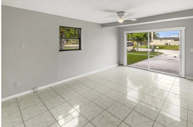 Building Photo - 216 Blairmore Blvd