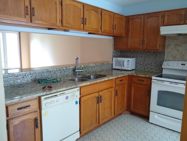 Building Photo - 373 Goshawk Ln