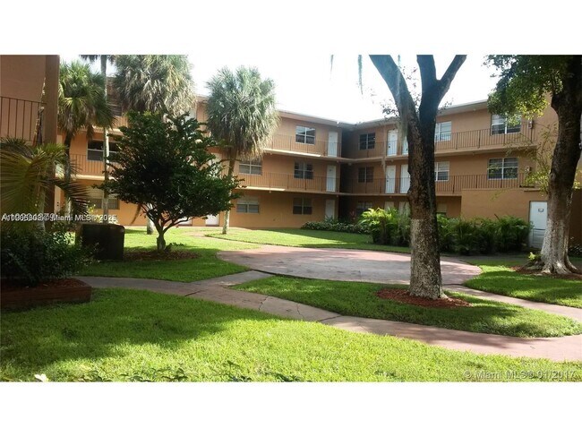 Building Photo - 1330 W 54th St