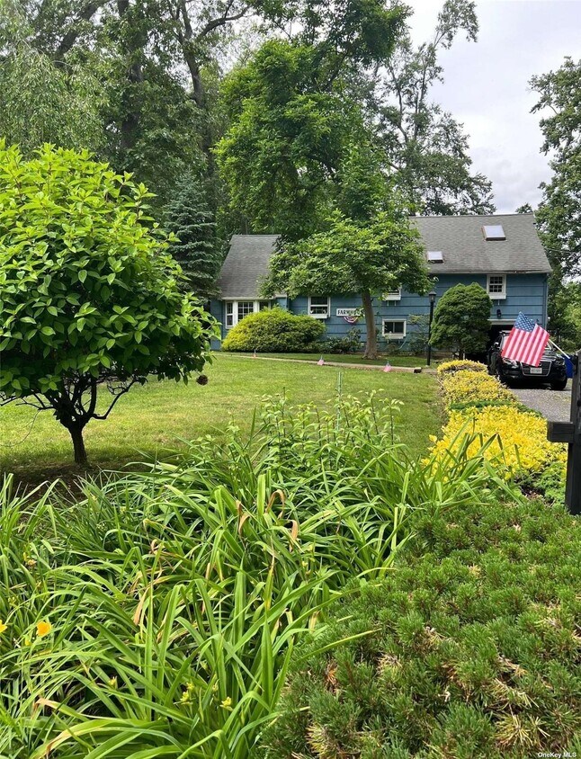 Primary Photo - 3 Tappen Dr