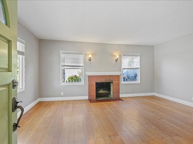 Foto del edificio - Sunny & Bright Bungalow in King Estates