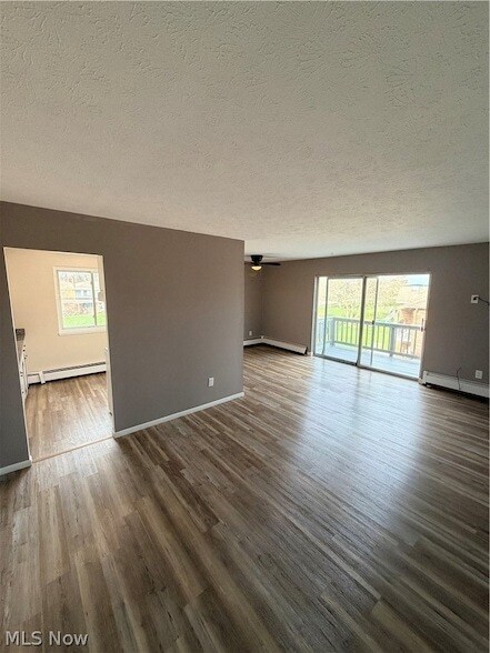 Foto del edificio - 9976 Darrow Rd