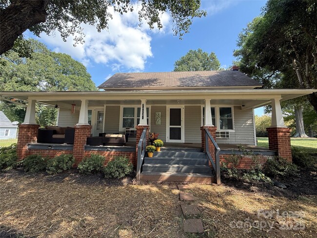 Building Photo - 20220 Zion Ave