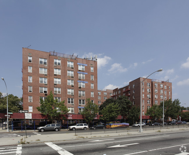 Building Photo - 63-11 Queens Blvd