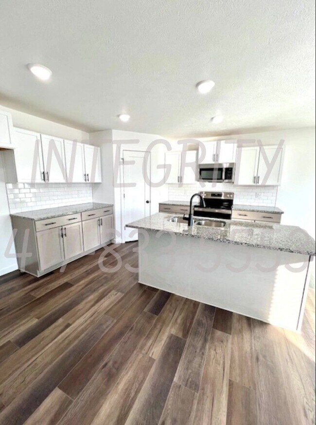 Foto del edificio - 800 Hoffman Hills Blvd