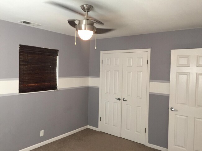 Building Photo - 2073 Mt Vernon Dr