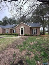 Building Photo - 324 Inverness Dr SW