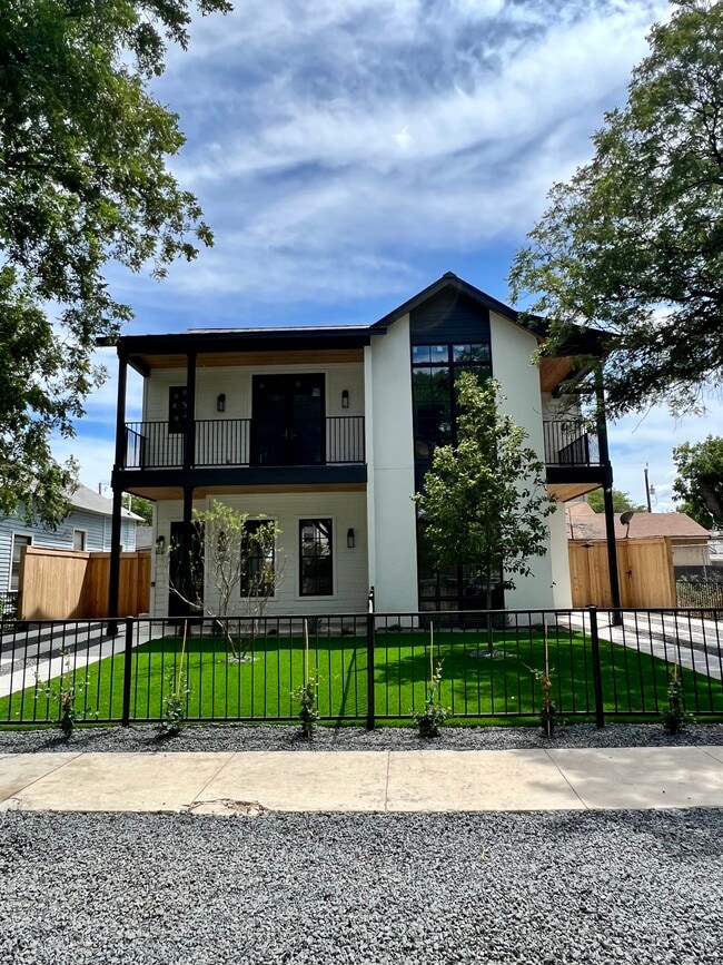 Building Photo - 310 Lavaca St