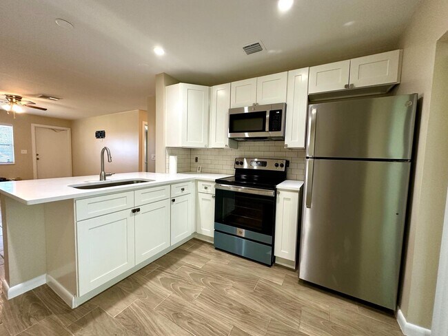 Building Photo - 9164 Sunrise Dr